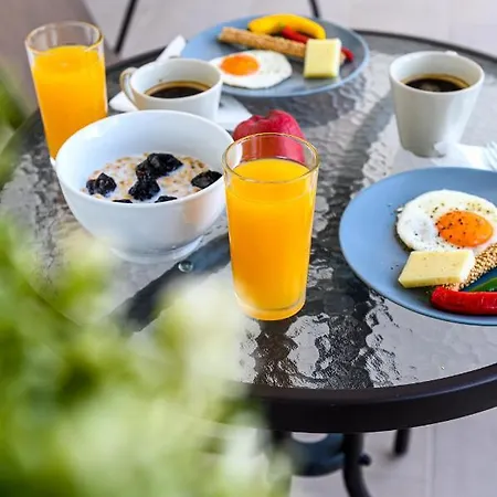 Daire Minimal In Nature, Exostis *