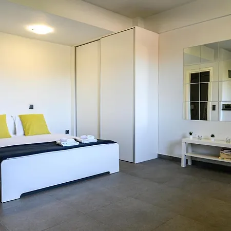 Minimal In Nature, Exostis