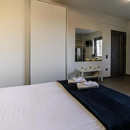 Minimal In Nature, Exostis アパート