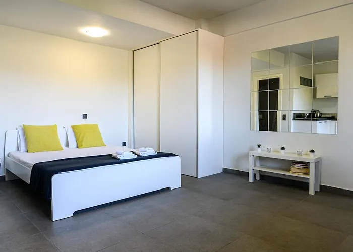 Minimal In Nature, Exostis